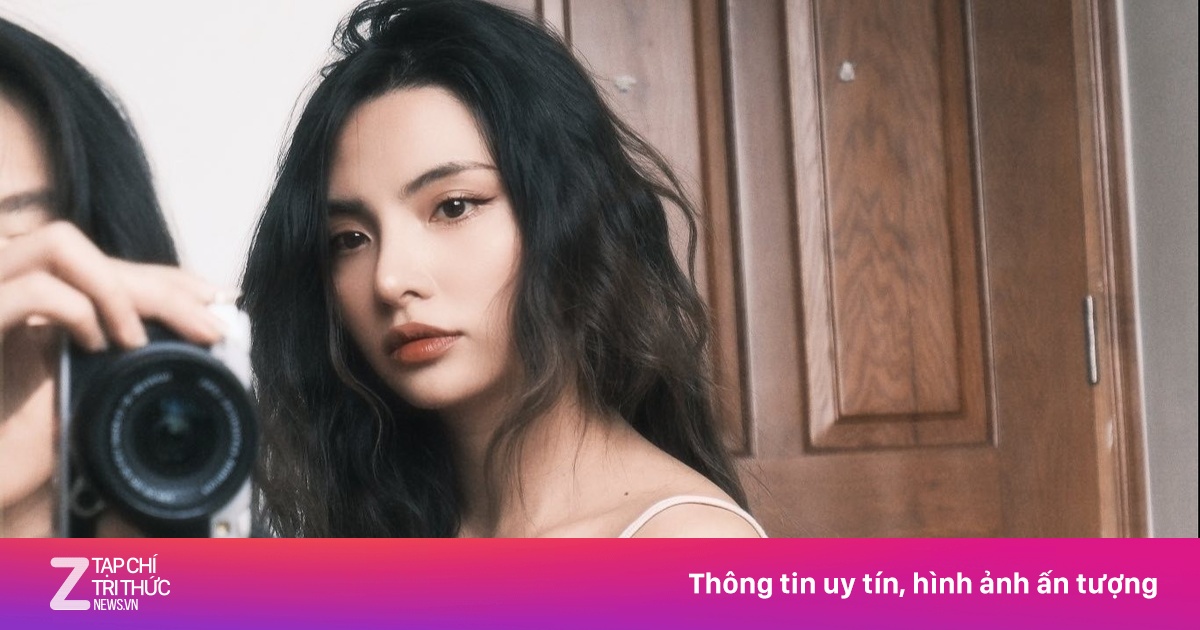 Hai ca sĩ Việt lộ ảnh hẹn hò