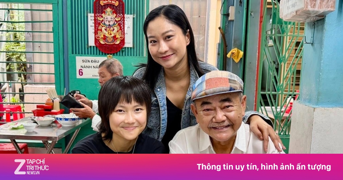 NSND Việt Anh bên con riêng và vợ kém 36 tuổi