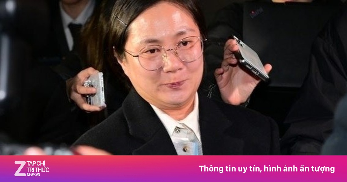 Park Na Rae tiều tụy sau hơn 7 tiếng thẩm vấn vì cáo buộc bắt nạt và thẩm mỹ bất hợp pháp