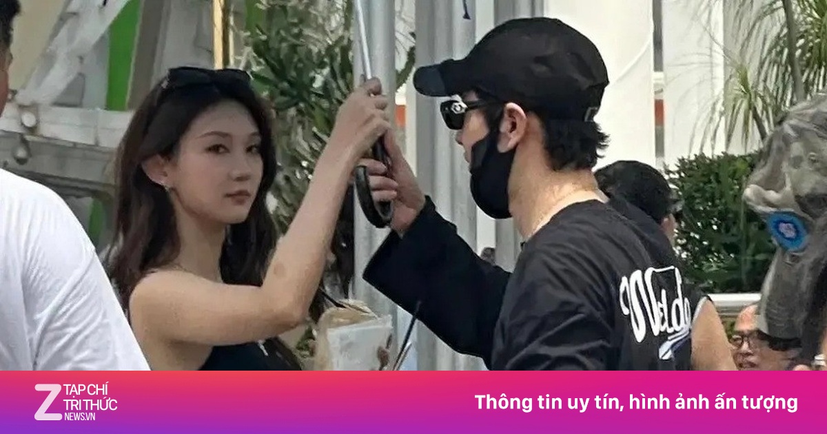 Bạn gái kém 22 tuổi của Huỳnh Hiểu Minh hành động bất thường