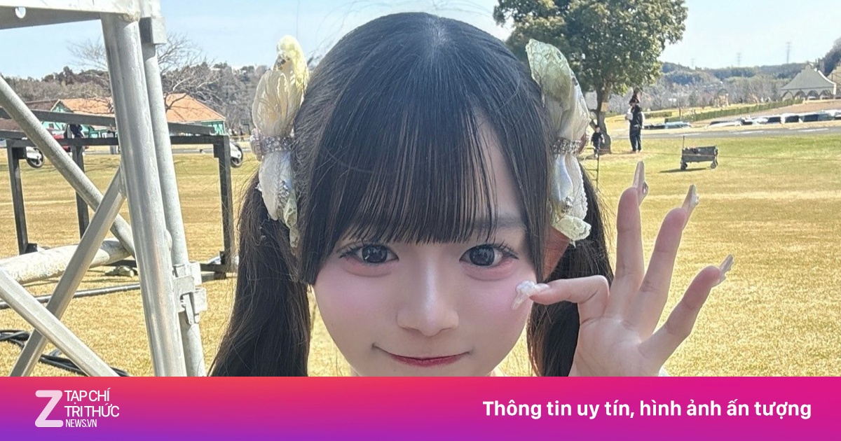 Nữ ca sĩ Nhật Bản lộ ảnh riêng tư