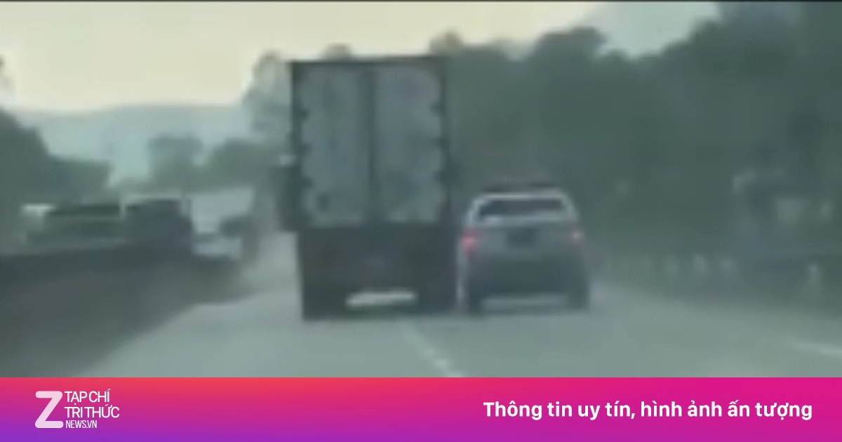 Tài xế container chèn ép xe CSGT gần 20 km trên quốc lộ - Xã hội - ZNEWS.VN