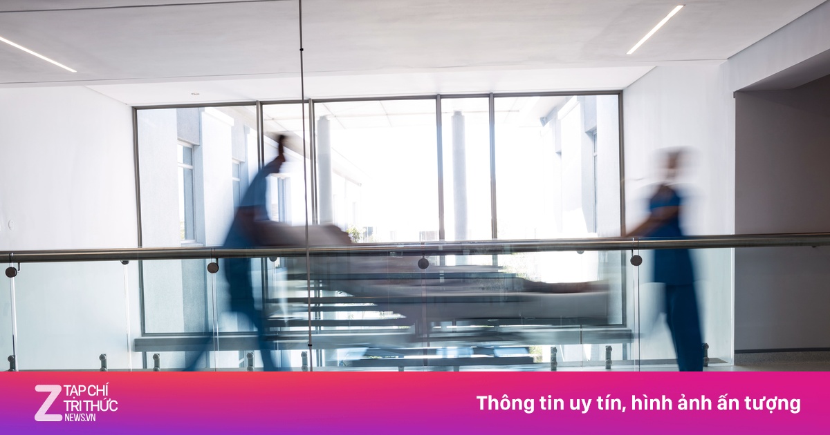 Người đàn ông nhập viện với vùng kín sưng to bằng quả bóng