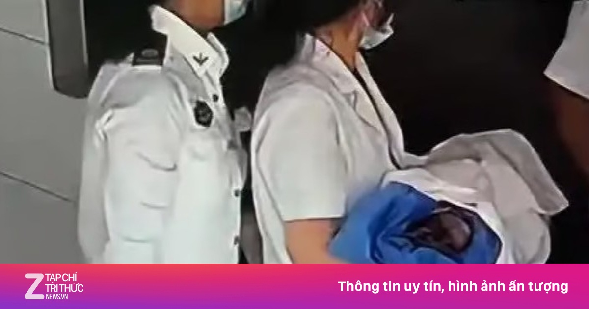 Vào viện vì đau bụng, người phụ nữ bất ngờ hạ sinh bé trai 2,5 kg