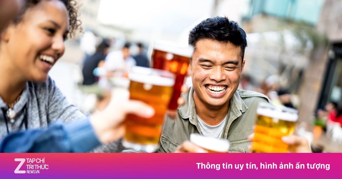 Đi tiểu liên tục khi nhậu có phải thận yếu, sinh lý yếu?