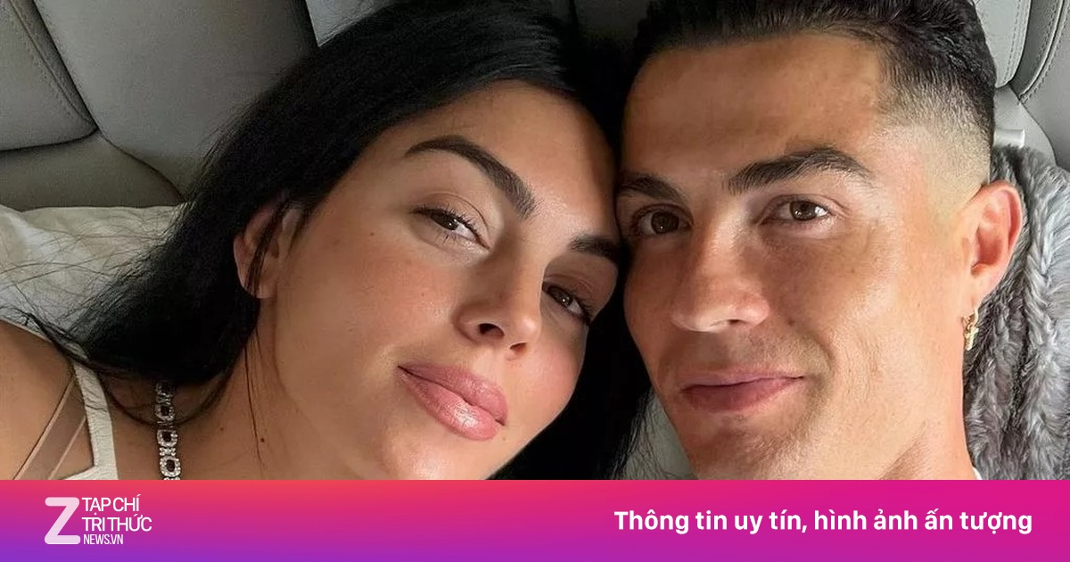 Nhẫn kim cương 4 triệu USD trên tay bạn gái Ronaldo
