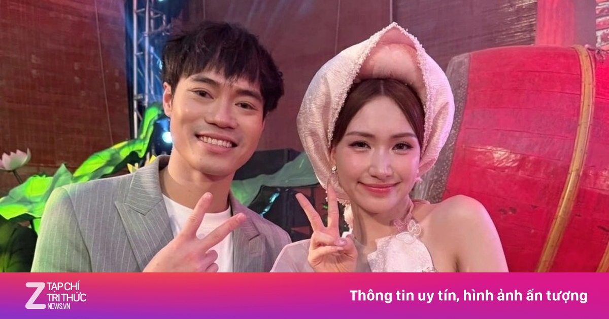 Hòa Minzy khoe được Văn Toàn tặng túi trăm triệu đồng