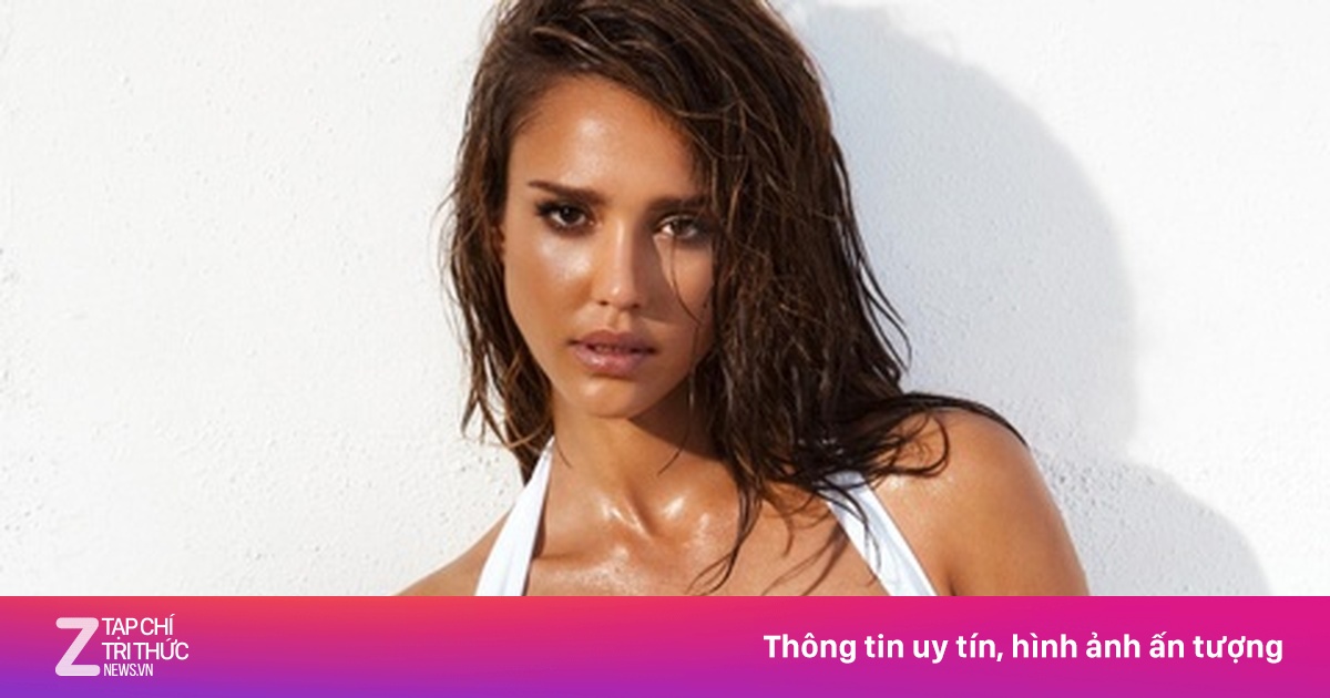 Jessica Alba và bạn trai Danny Ramirez hẹn hò lãng mạn cùng con trai út tại Los Angeles