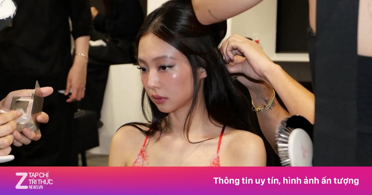 Jennie gợi cảm