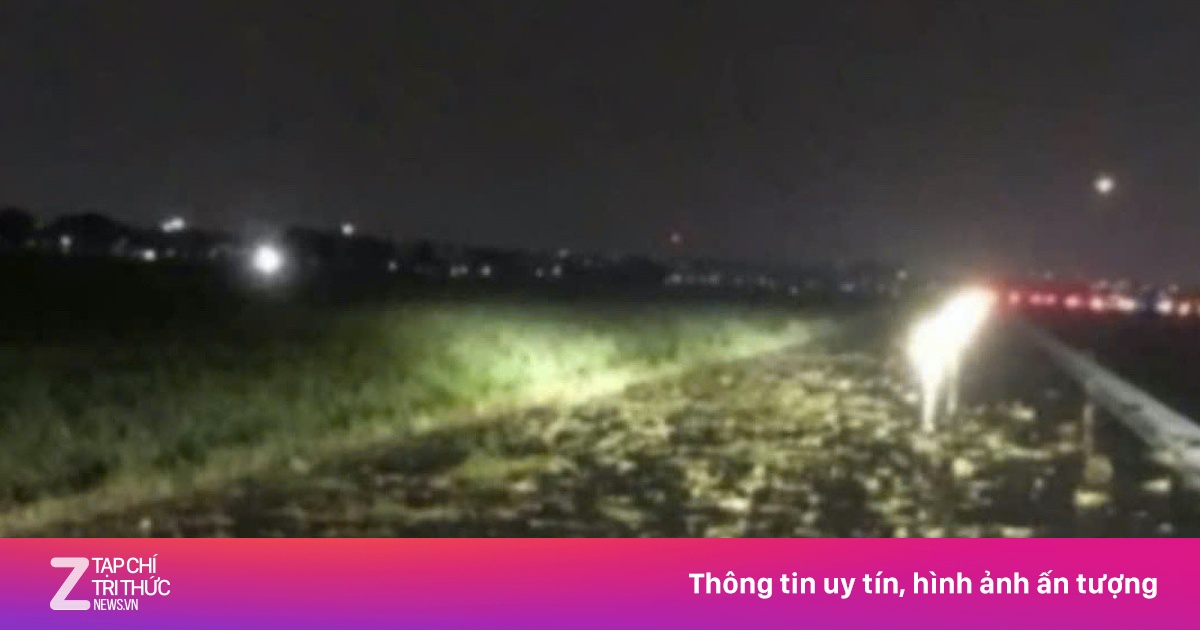 Máy bay trượt khỏi đường băng khi hạ cánh xuống Tân Sơn Nhất