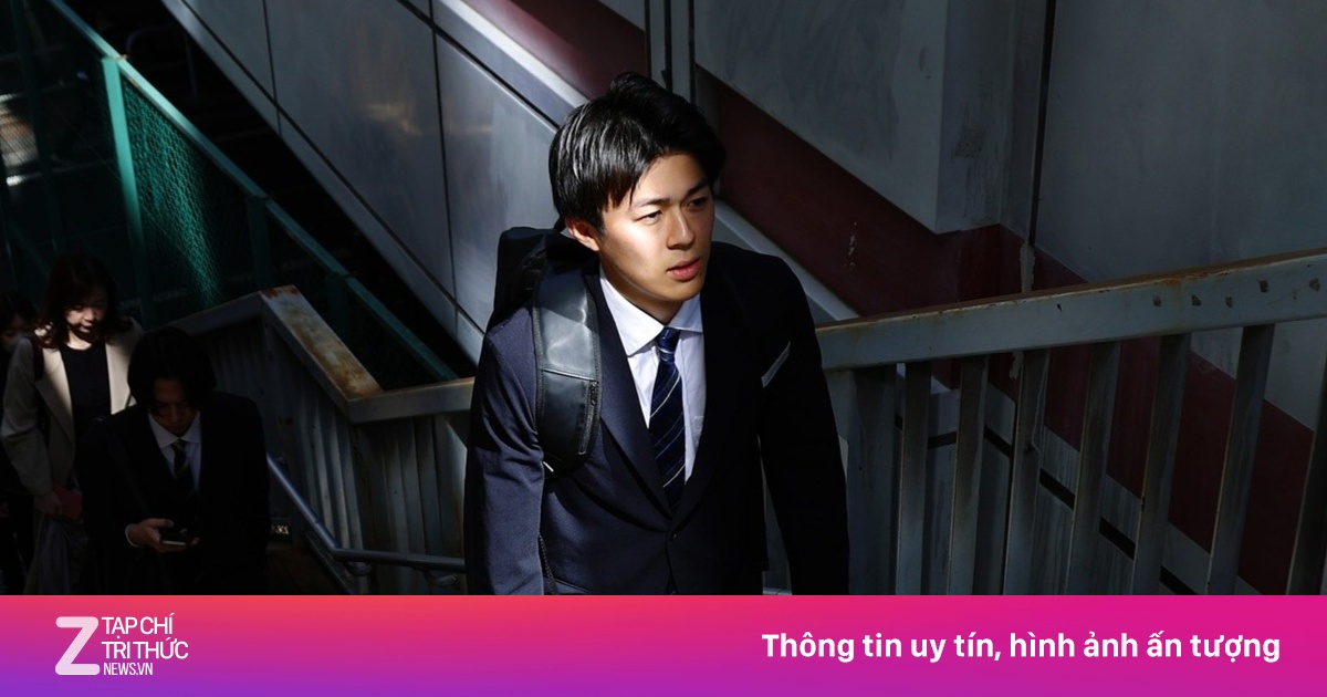 Người đàn ông Nhật làm việc 18,5 tiếng/ngày ở 'địa ngục trần gian'