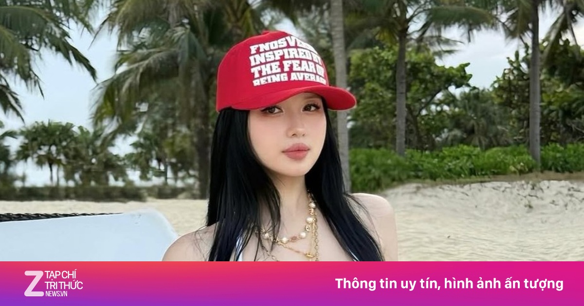Tâm Tít, Hạnh Sino gợi cảm với bikini