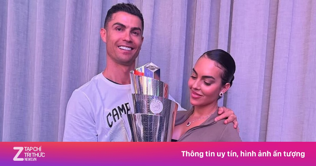 Bạn gái Ronaldo đi phi cơ sang Đức nâng cúp vô địch Nations League