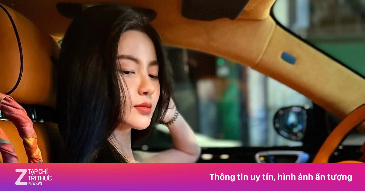 Vợ Quang Hải khoe túi Hermès chồng tặng ngay sau trận thua Malaysia