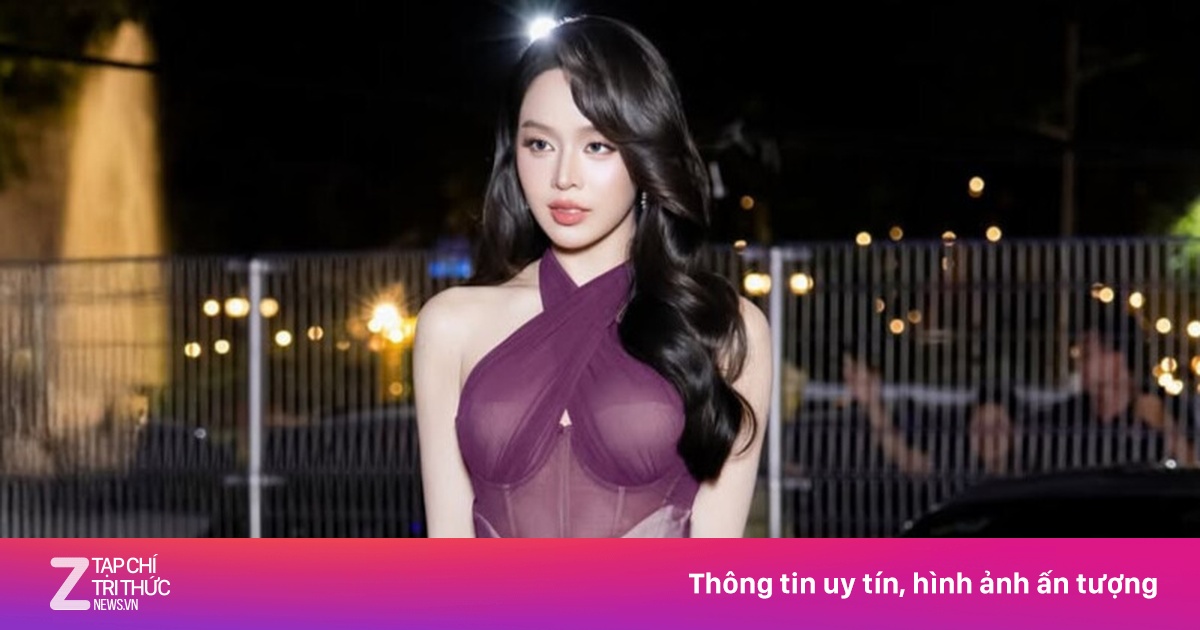 Váy xuyến thấu hớ hênh của Hoa hậu Thanh Thủy