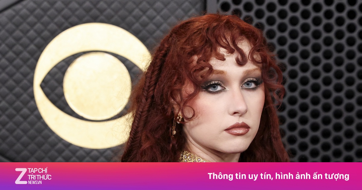 Váy 'khỏa thân' gây sốc tại Grammy 2026