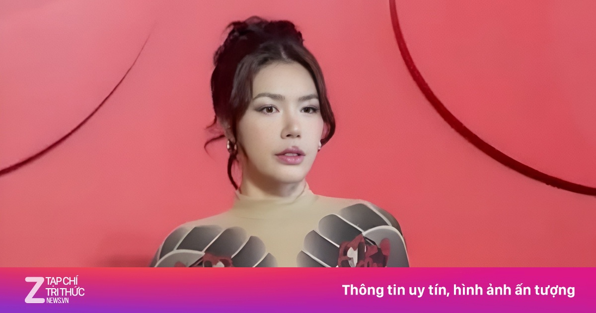 'Áo dài' như xăm kín người gây tranh cãi của Minh Tú