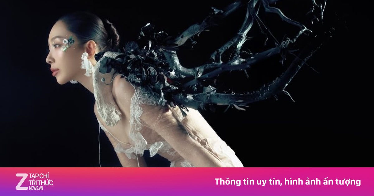 Mốt 'khỏa thân' của Tóc Tiên ngày càng táo bạo