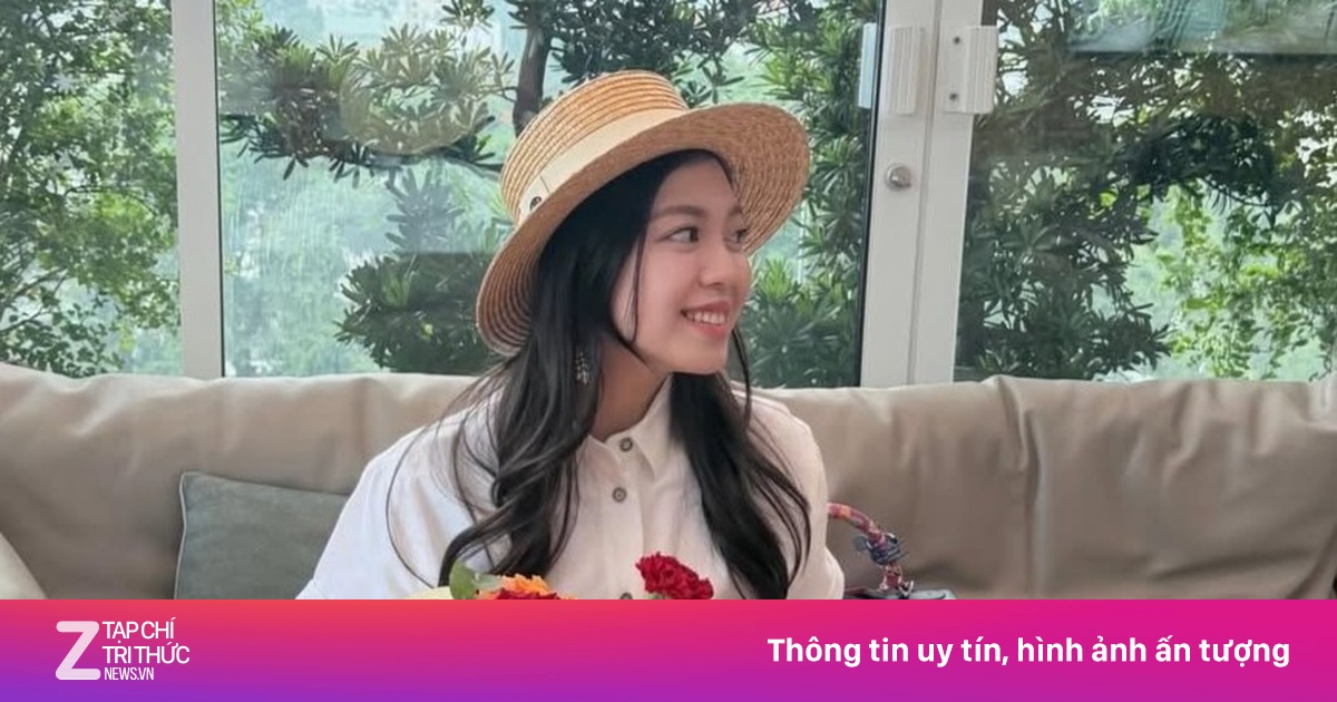Tiểu thư nhà Sơn Kim xách túi Hermès da đà điểu mừng sinh nhật bà nội
