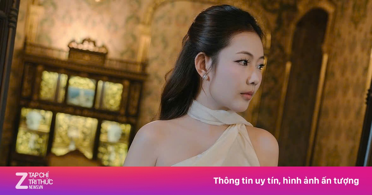 Thấy gì từ hình ảnh rợp kín 'nàng thơ' mặc váy lụa ở Huế