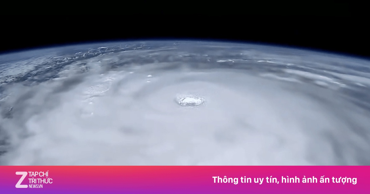 Kinh ngạc trước hình ảnh mắt bão Ragasa nhìn từ không gian