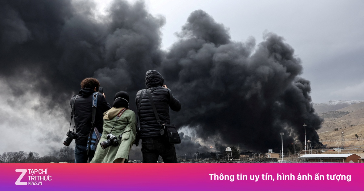 Iran Sau Đòn Không Kích: Bầu Trời Đen Kịt, Người Dân Cảm Thấy Như Ngày Tận Thế