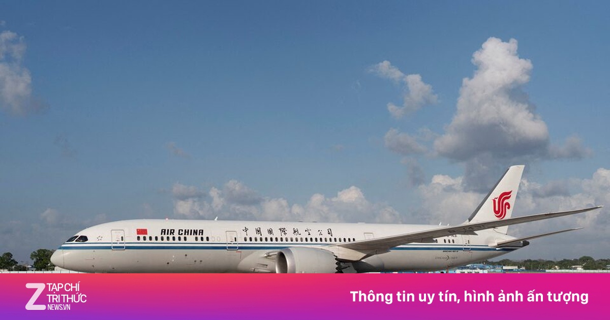 Máy bay Trung Quốc hạ cánh khẩn do cháy pin