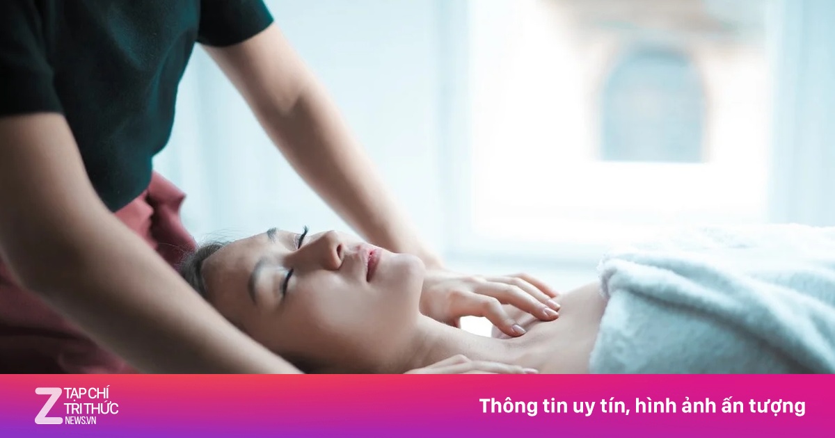 Lý do phụ nữ nên massage cổ vai gáy khi tới tuổi 40
