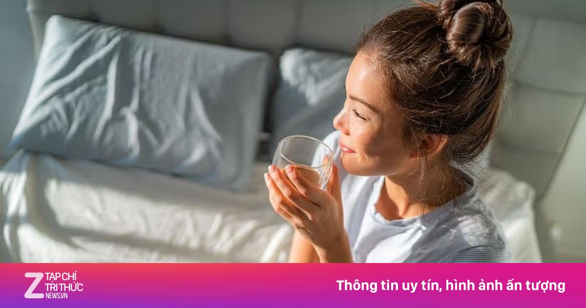 Thói quen buổi sáng 'đầu độc' gan không kém bia rượu