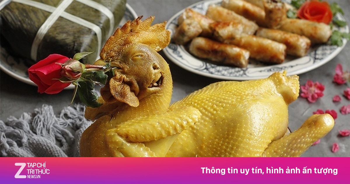 Bí Quyết Luộc Gà Ngon: Da Căng Bóng, Thịt Mềm Ngọt Cho Bữa Cơm Gia Đình