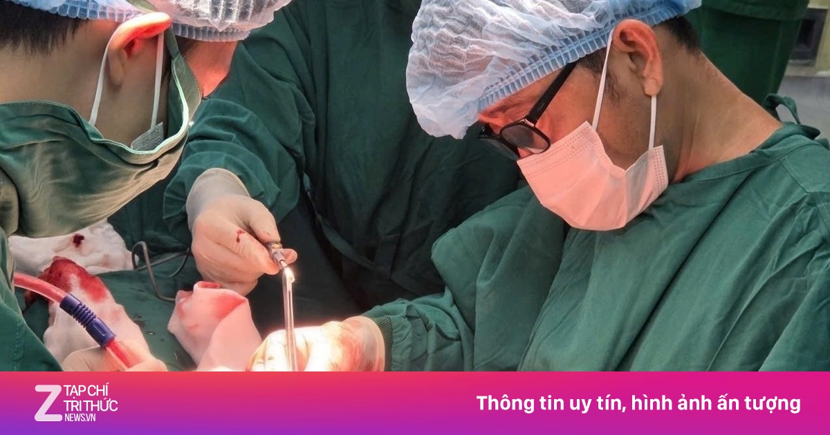 Thanh niên 20 tuổi ở TP.HCM vào cấp cứu với động mạch cổ đứt lìa