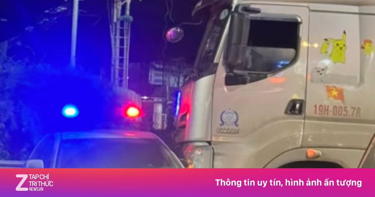 Điều khiển ôtô chở quá tải trọng 225% bỏ chạy, tông xe CSGT