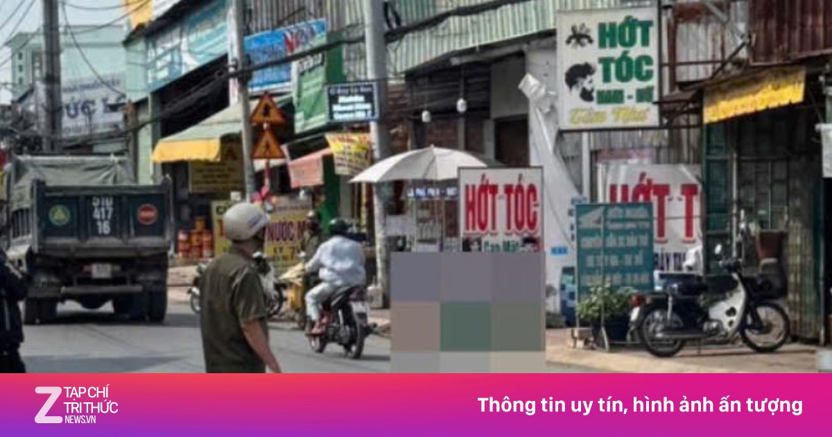 Người đàn ông chết trong tư thế ngồi úp mặt xuống đường ở TP.HCM