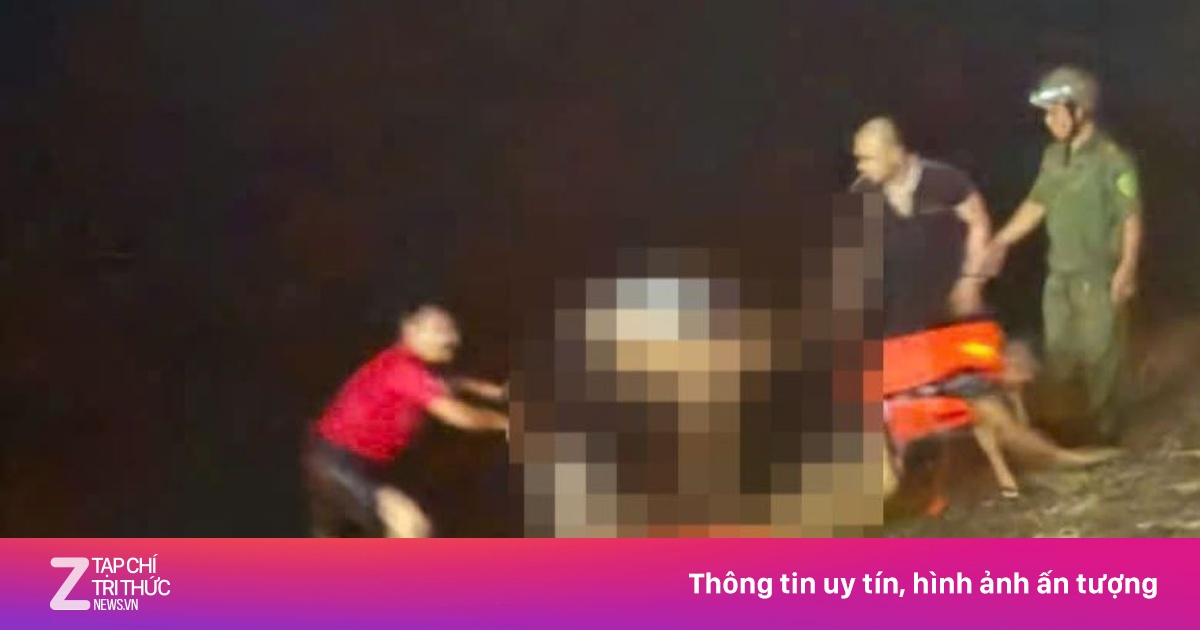 Nam thanh niên lao xuống dòng nước sâu cứu cô gái nhảy cầu