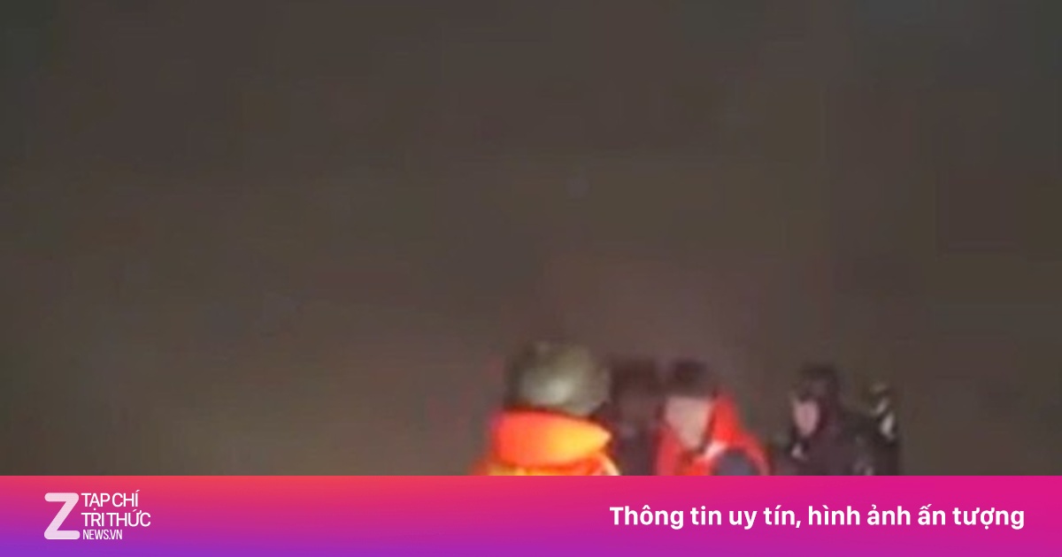7 học sinh lớp 10 rủ nhau đi tắm hồ, 2 em đuối nước tử vong