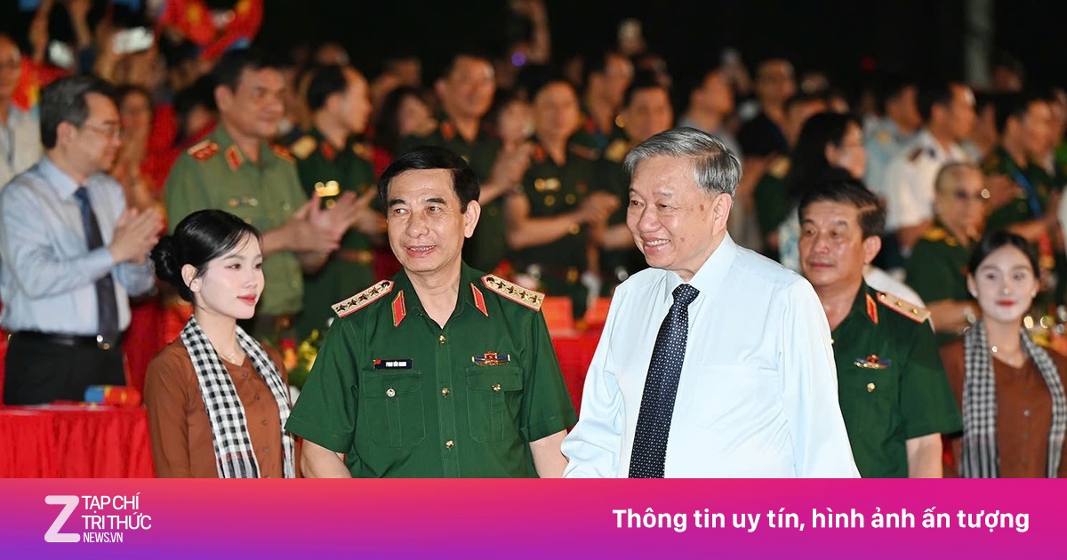 Tổng Bí thư Tô Lâm dự chương trình nghệ thuật 'Đất nước trọn niềm vui'