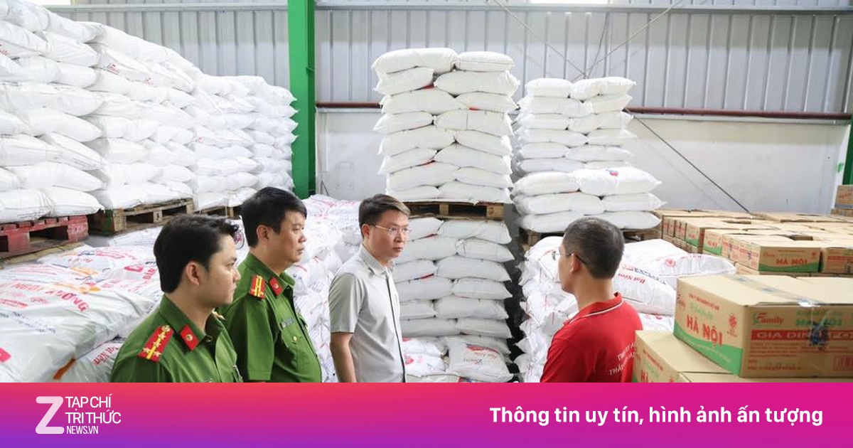 Bên trong xưởng sản xuất 71.000 lít dầu ăn, 40 tấn mỳ chính giả