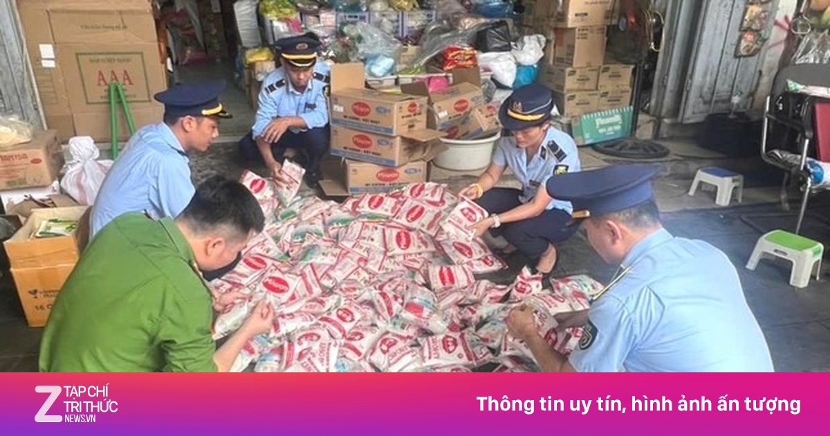 Phát hiện hơn nửa tấn mì chính nghi giả thương hiệu lớn