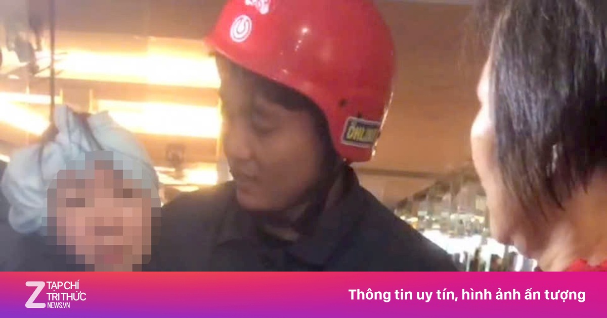 5 phút giải cứu người phụ nữ kẹt trong thang máy ở TP.HCM