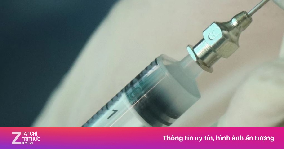 Giám định dung dịch màu xanh trong vụ dùng kim tiêm đâm học sinh