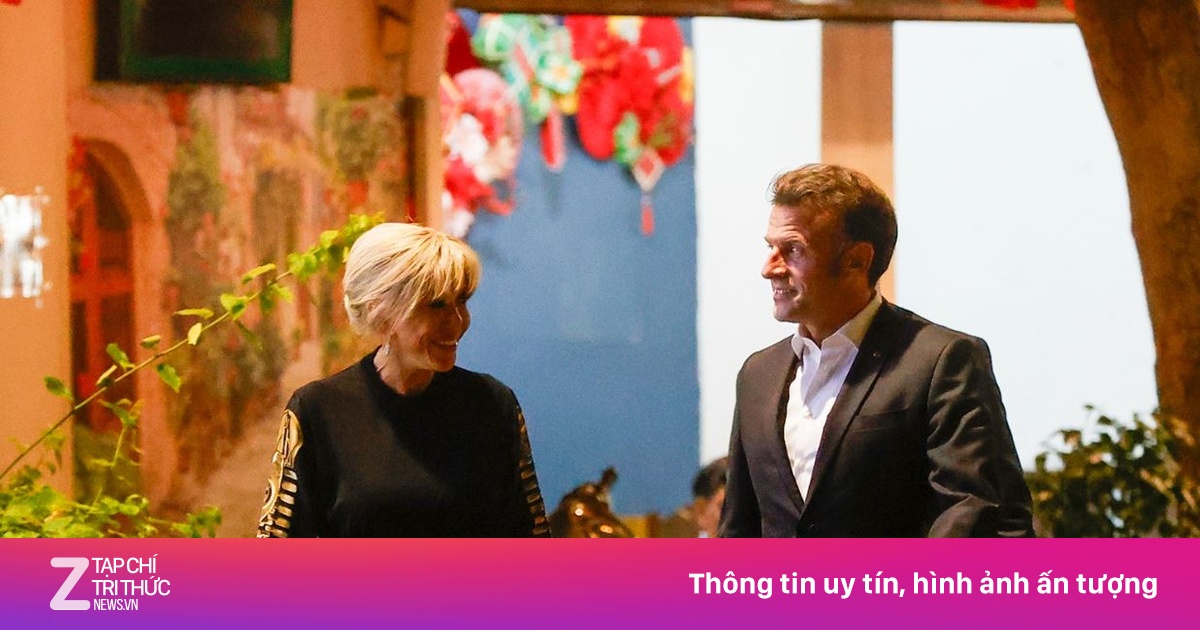 Tổng thống Pháp và Phu nhân nắm tay dạo phố Hà Nội, thăm Nhà thờ Lớn