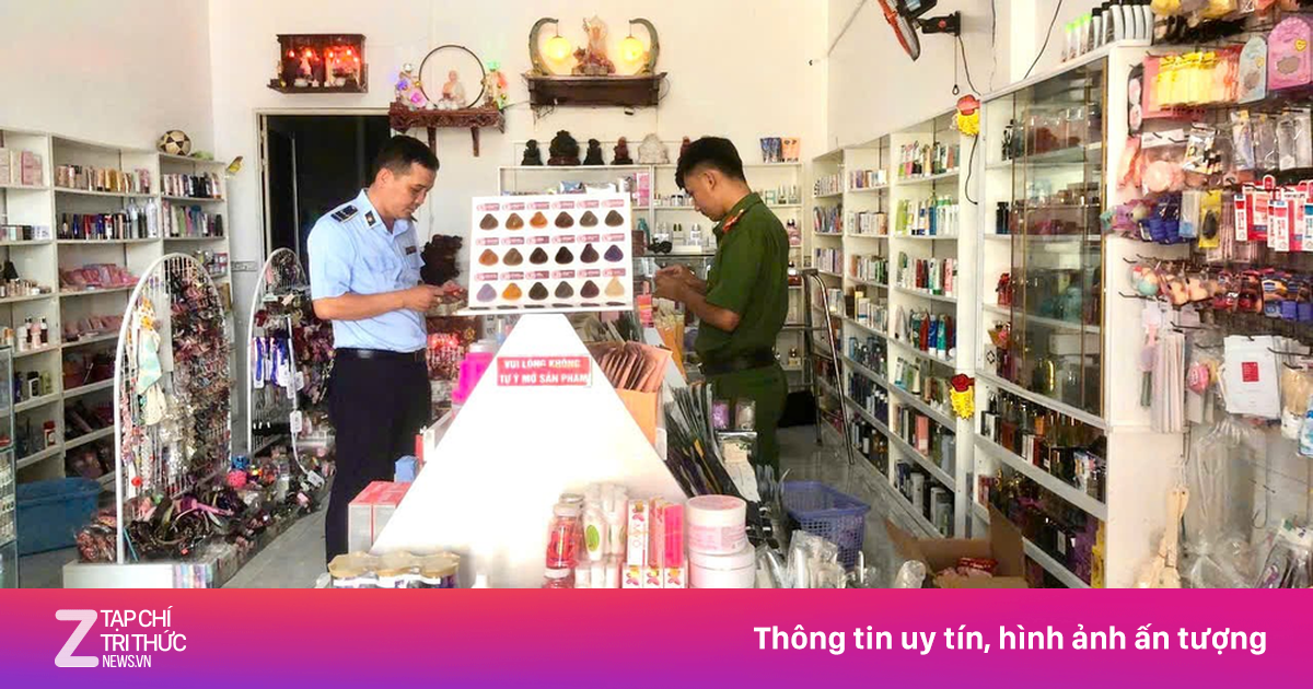 Đột kích kho mỹ phẩm 'khủng' chuyên bán online ở Cà Mau