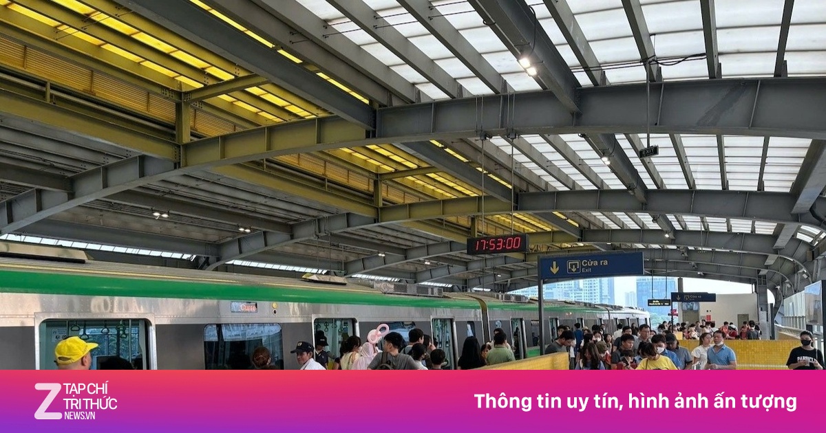 Metro Cát Linh - Hà Đông lại gặp sự cố, phải dừng tàu đúng giờ tan tầm