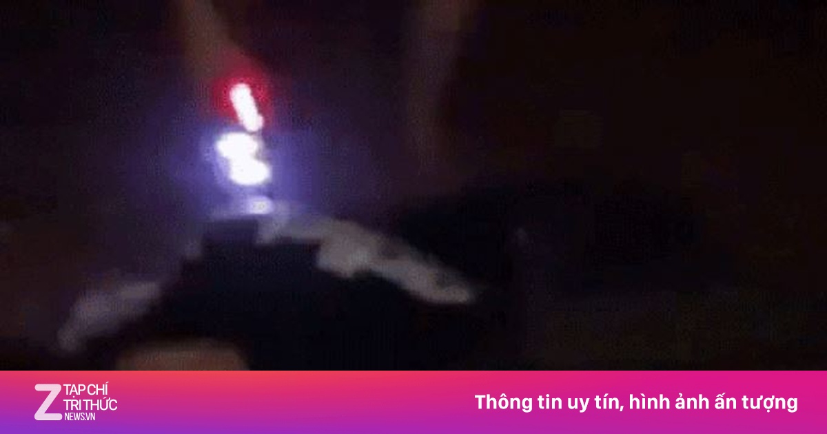 Tin mới vụ nhóm thiếu nữ dùng kìm chích điện hành hung bạn
