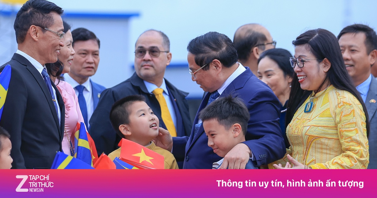 Thủ tướng tới Stockholm, bắt đầu thăm chính thức Thụy Điển