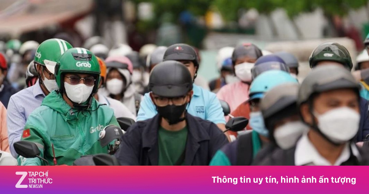 TP.HCM: Cấm xe máy vào đường dẫn cao tốc, giao thông hỗn loạn