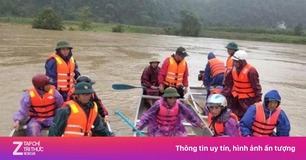 Quảng Bình tìm kiếm hai chị em bị lũ cuốn mất tích khi đi soi bắt ếch