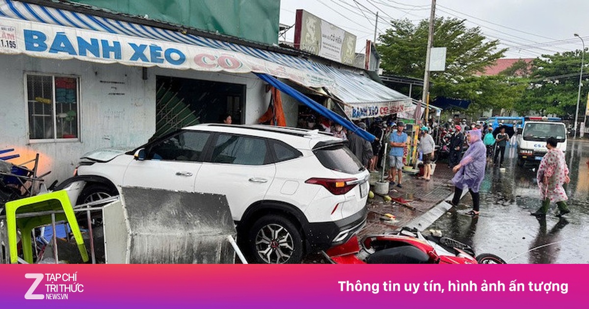Ôtô lao vào nhà dân, 3 người thương vong