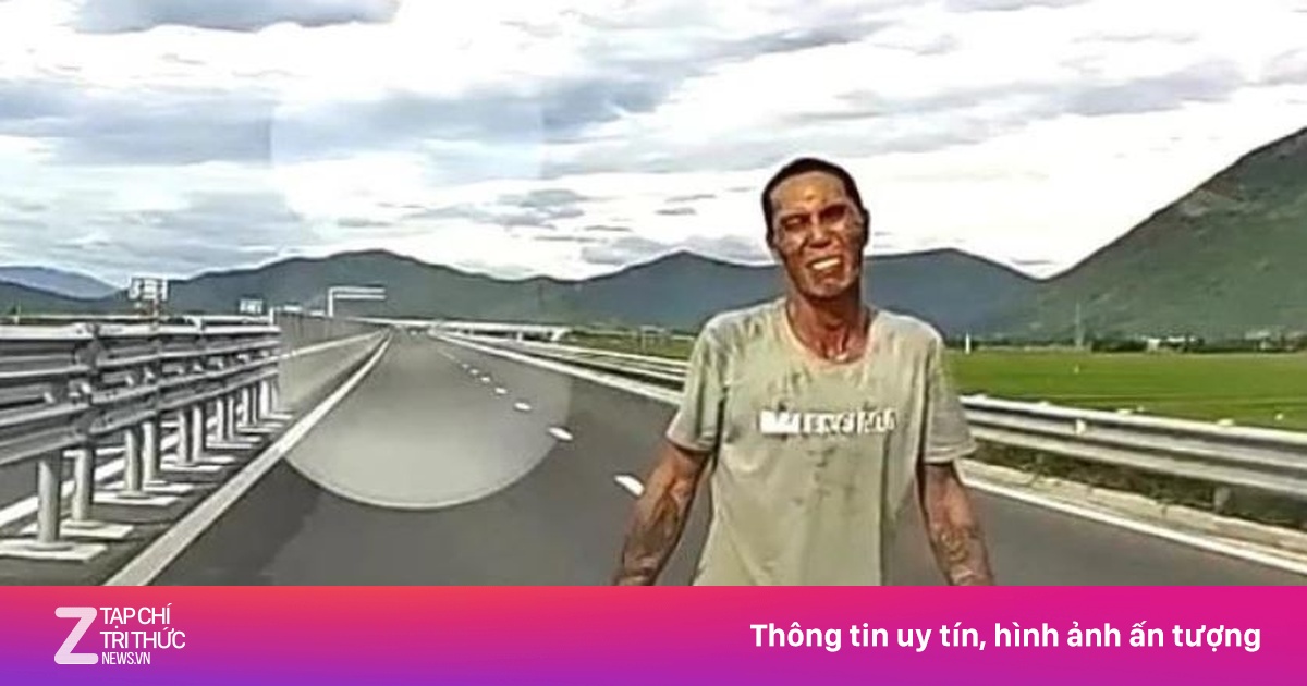 Người đàn ông cầm đá, chặn đầu ôtô trên cao tốc Vân Phong - Nha Trang