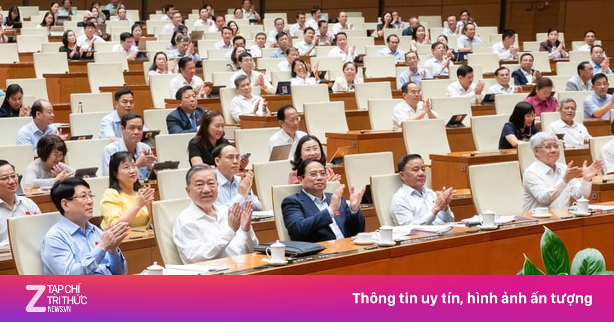 Quốc hội thông qua sửa Hiến pháp, cấp huyện dừng hoạt động từ 1/7